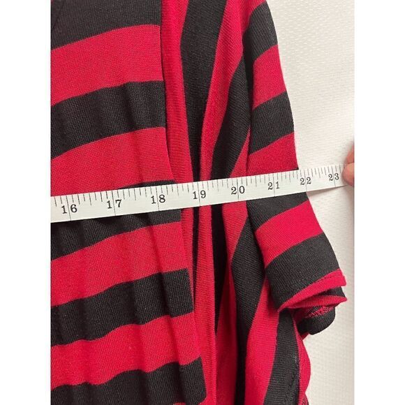 IZ Byer Women’s Short Sleeve Striped Lace Back Blouse Black Red Size Medium - Picture 4 of 8